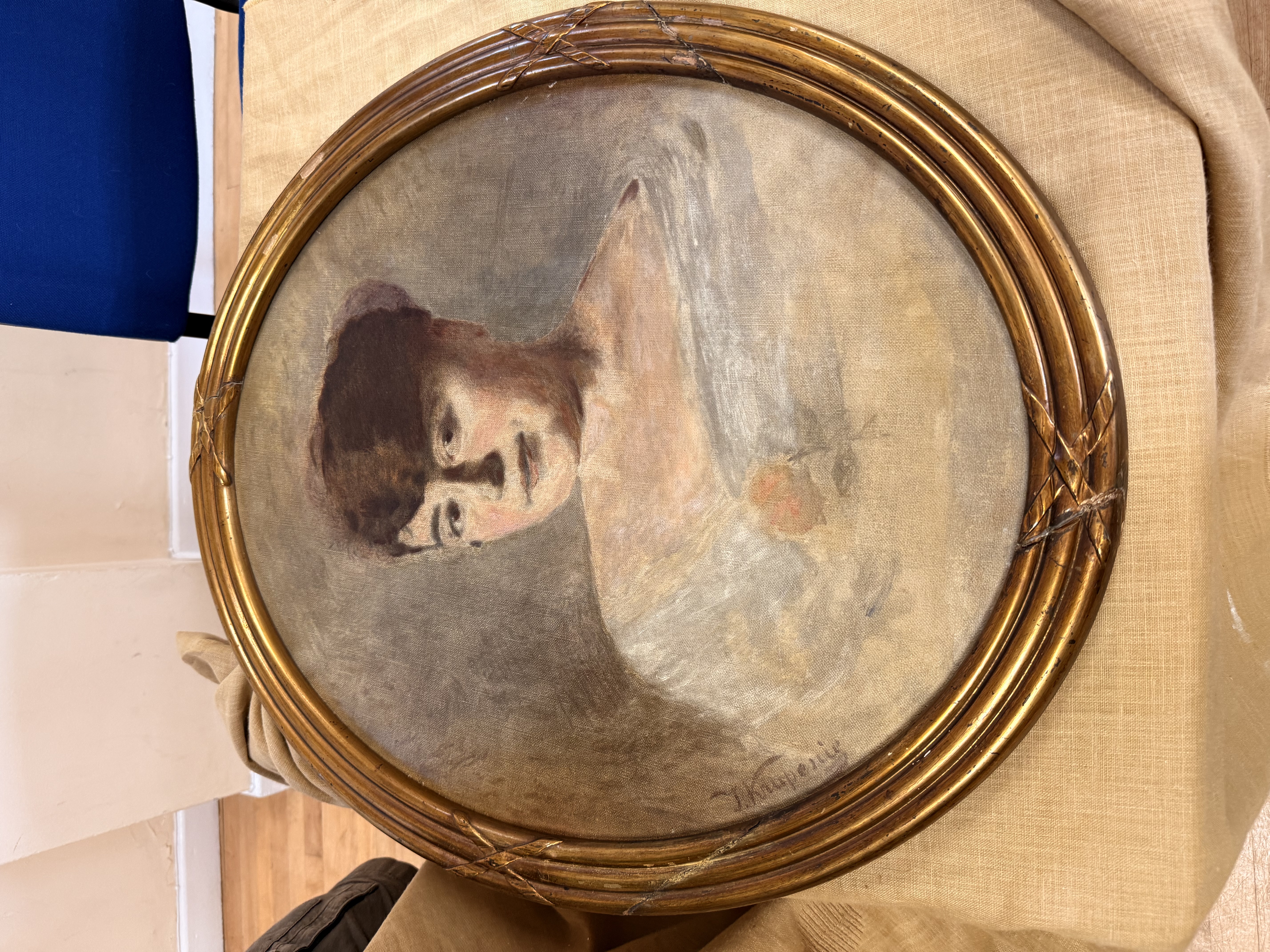 Oval picture frame - front view