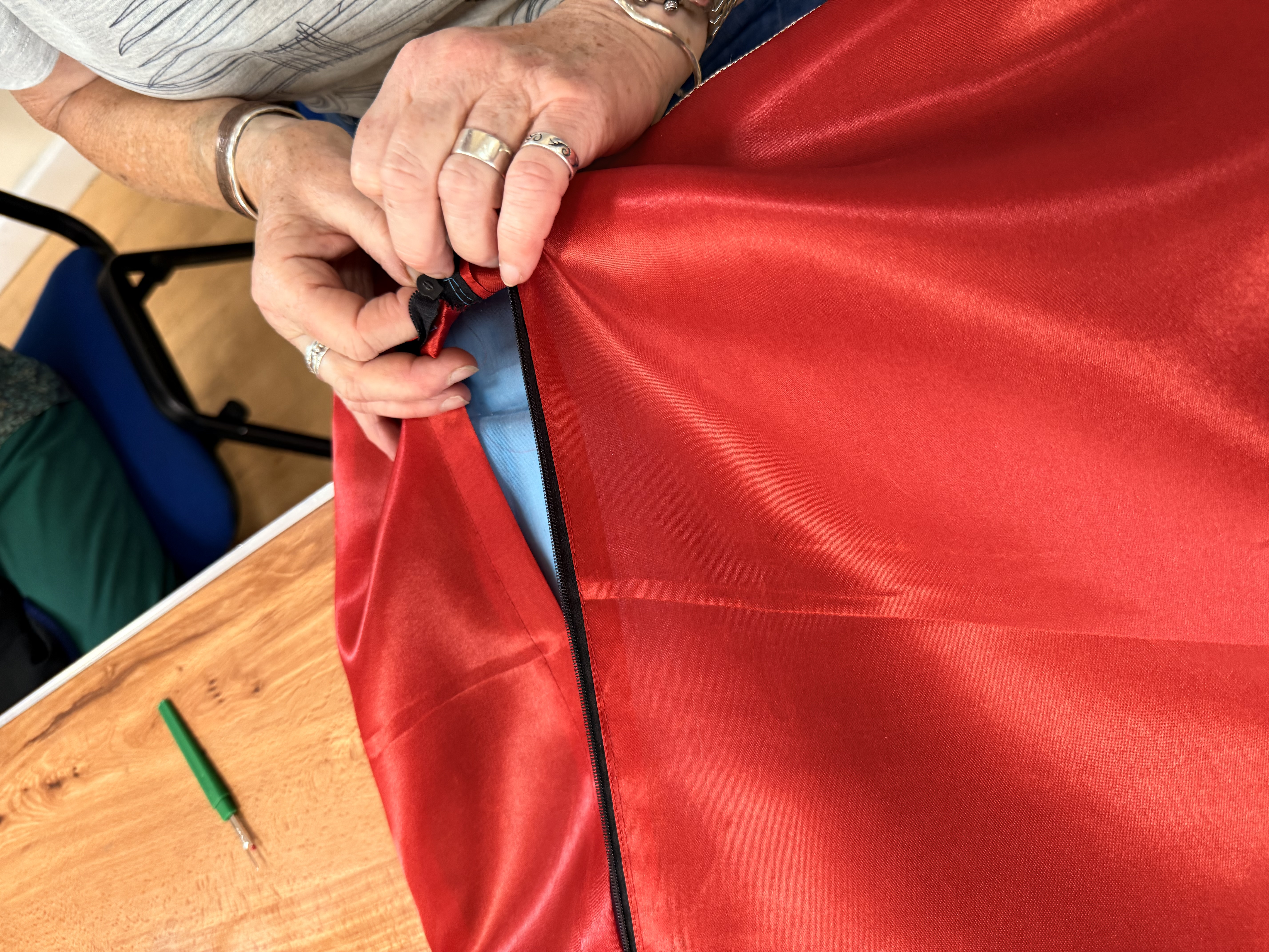 Cushion zip repair