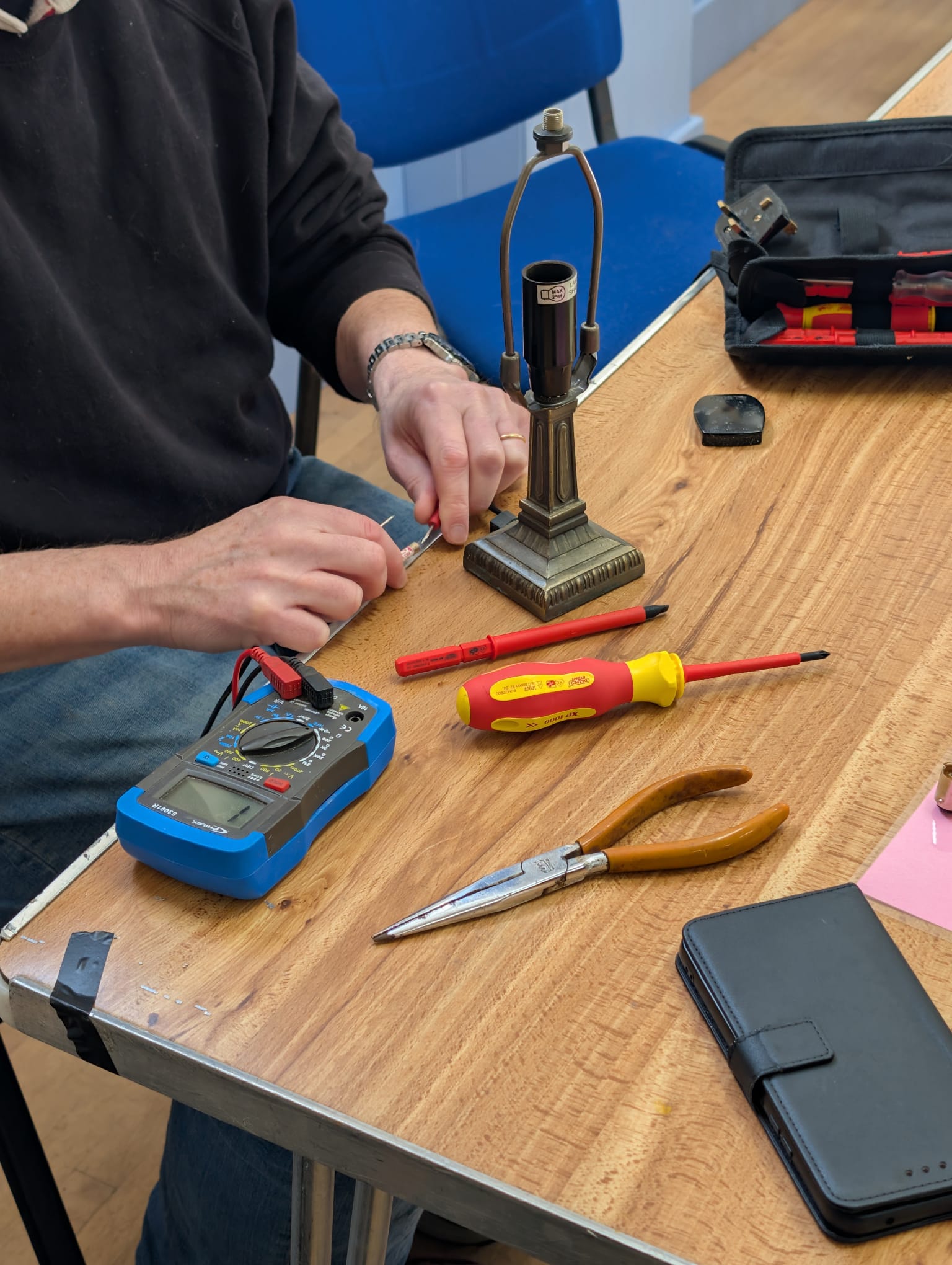 Rewiring a table lamp